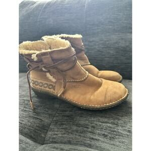 UGG Australia Boots Womens 7 Cove Shearling Winter Bootie Brown Leather 5136